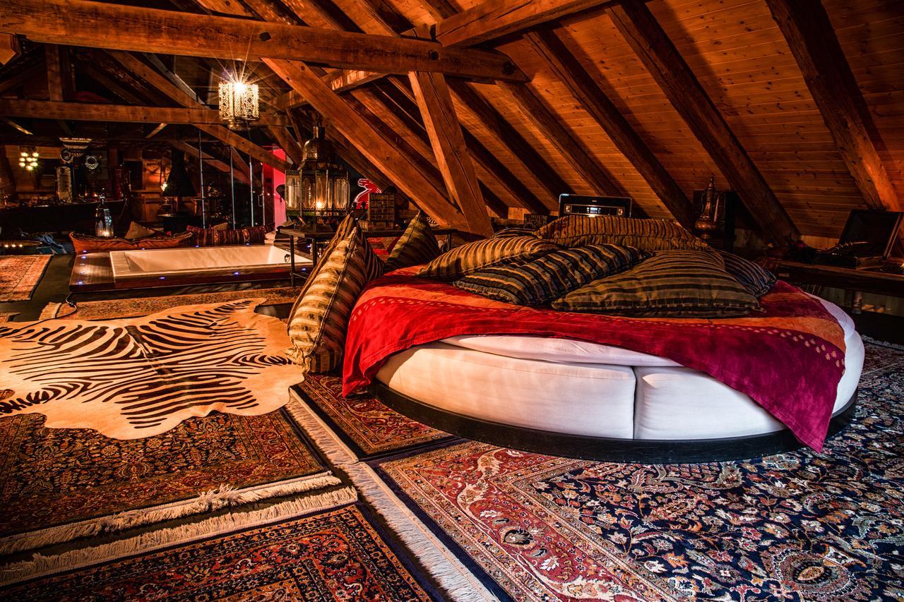 Bijou Hotel / Love And Romance Kallnach Ruang foto